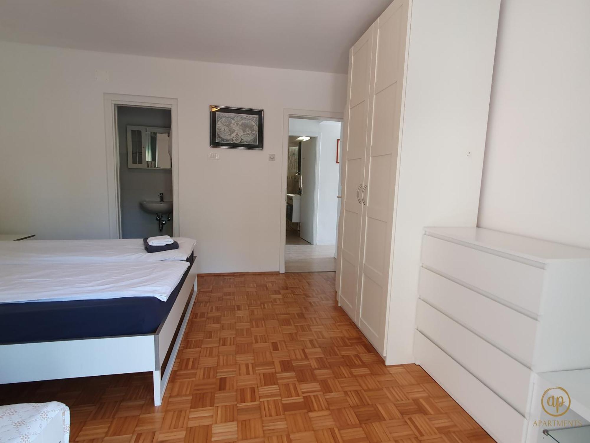 Apartment With Seaview And Garden For 6 Portorož Kültér fotó